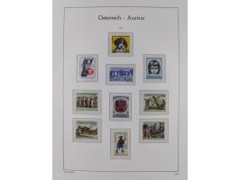 1945/78, postfrische und meist zusätzlich gestempelte Sammlung, in den Hauptnummern komplett, dabei Renner-Kleinbogen und Vög