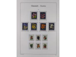 1945/78, postfrische und meist zusätzlich gestempelte Sammlung, in den Hauptnummern komplett, dabei Renner-Kleinbogen und Vög