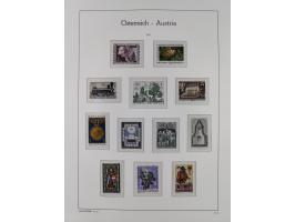 1945/78, postfrische und meist zusätzlich gestempelte Sammlung, in den Hauptnummern komplett, dabei Renner-Kleinbogen und Vög