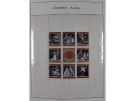 1945/78, postfrische und meist zusätzlich gestempelte Sammlung, in den Hauptnummern komplett, dabei Renner-Kleinbogen und Vög