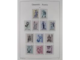 1945/78, postfrische und meist zusätzlich gestempelte Sammlung, in den Hauptnummern komplett, dabei Renner-Kleinbogen und Vög