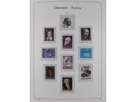 1945/78, postfrische und meist zusätzlich gestempelte Sammlung, in den Hauptnummern komplett, dabei Renner-Kleinbogen und Vög