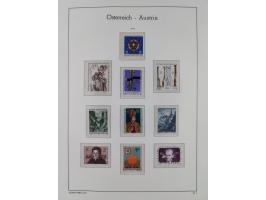 1945/78, postfrische und meist zusätzlich gestempelte Sammlung, in den Hauptnummern komplett, dabei Renner-Kleinbogen und Vög