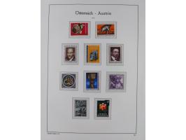 1945/78, postfrische und meist zusätzlich gestempelte Sammlung, in den Hauptnummern komplett, dabei Renner-Kleinbogen und Vög