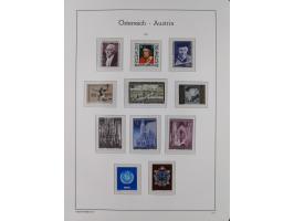1945/78, postfrische und meist zusätzlich gestempelte Sammlung, in den Hauptnummern komplett, dabei Renner-Kleinbogen und Vög