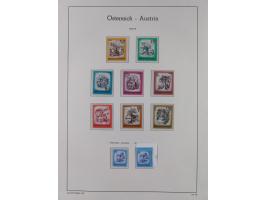 1945/78, postfrische und meist zusätzlich gestempelte Sammlung, in den Hauptnummern komplett, dabei Renner-Kleinbogen und Vög
