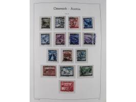1945/78, postfrische und meist zusätzlich gestempelte Sammlung, in den Hauptnummern komplett, dabei Renner-Kleinbogen und Vög