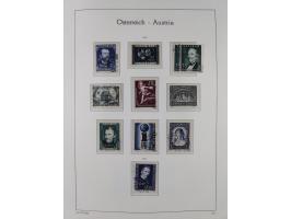 1945/78, postfrische und meist zusätzlich gestempelte Sammlung, in den Hauptnummern komplett, dabei Renner-Kleinbogen und Vög