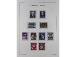 1945/78, postfrische und meist zusätzlich gestempelte Sammlung, in den Hauptnummern komplett, dabei Renner-Kleinbogen und Vög