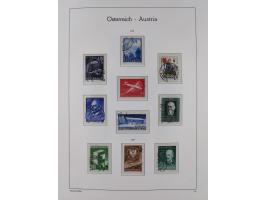 1945/78, postfrische und meist zusätzlich gestempelte Sammlung, in den Hauptnummern komplett, dabei Renner-Kleinbogen und Vög