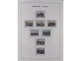 1945/78, postfrische und meist zusätzlich gestempelte Sammlung, in den Hauptnummern komplett, dabei Renner-Kleinbogen und Vög