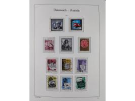 1945/78, postfrische und meist zusätzlich gestempelte Sammlung, in den Hauptnummern komplett, dabei Renner-Kleinbogen und Vög
