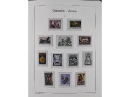 1945/78, postfrische und meist zusätzlich gestempelte Sammlung, in den Hauptnummern komplett, dabei Renner-Kleinbogen und Vög