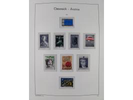 1945/78, postfrische und meist zusätzlich gestempelte Sammlung, in den Hauptnummern komplett, dabei Renner-Kleinbogen und Vög