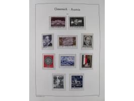 1945/78, postfrische und meist zusätzlich gestempelte Sammlung, in den Hauptnummern komplett, dabei Renner-Kleinbogen und Vög