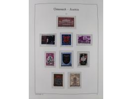 1945/78, postfrische und meist zusätzlich gestempelte Sammlung, in den Hauptnummern komplett, dabei Renner-Kleinbogen und Vög