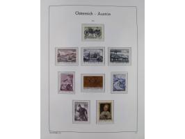 1945/78, postfrische und meist zusätzlich gestempelte Sammlung, in den Hauptnummern komplett, dabei Renner-Kleinbogen und Vög