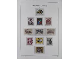 1945/78, postfrische und meist zusätzlich gestempelte Sammlung, in den Hauptnummern komplett, dabei Renner-Kleinbogen und Vög
