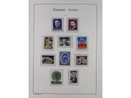 1945/78, postfrische und meist zusätzlich gestempelte Sammlung, in den Hauptnummern komplett, dabei Renner-Kleinbogen und Vög