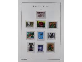 1945/78, postfrische und meist zusätzlich gestempelte Sammlung, in den Hauptnummern komplett, dabei Renner-Kleinbogen und Vög