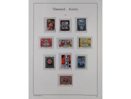 1945/78, postfrische und meist zusätzlich gestempelte Sammlung, in den Hauptnummern komplett, dabei Renner-Kleinbogen und Vög
