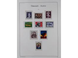 1945/78, postfrische und meist zusätzlich gestempelte Sammlung, in den Hauptnummern komplett, dabei Renner-Kleinbogen und Vög