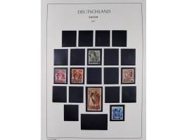 1947/59, in den Hauptnummern komplette Sammlung inkl. Dienstmarken, dabei viele Zwischenstegpaare, Hochwasserblockpaar sign. 
