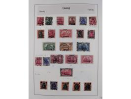 1920/39, meist gestempelte Sammlung ab Aufdruckausgaben, inkl. Dienstmarken, dabei komplette Sätze, Block 1-3, Dienstmarken, 