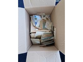 1872/1970 (ca.), über 1400 Briefe, Karten und GSK mit Schwerpunkt vor 1950, dabei viel Feldpost I. und II. WK, viele R-Briefe