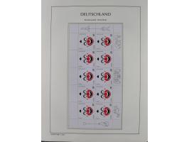 1949/2024, umfangreiche postfrische und zusätzlich teils gestempelte Sammlung in über 100 Vordruckalben und hunderten losen B