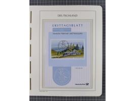 1949/2024, umfangreiche postfrische und zusätzlich teils gestempelte Sammlung in über 100 Vordruckalben und hunderten losen B