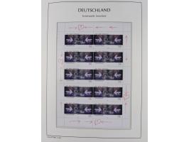 1949/2024, umfangreiche postfrische und zusätzlich teils gestempelte Sammlung in über 100 Vordruckalben und hunderten losen B