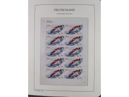 1949/2024, umfangreiche postfrische und zusätzlich teils gestempelte Sammlung in über 100 Vordruckalben und hunderten losen B