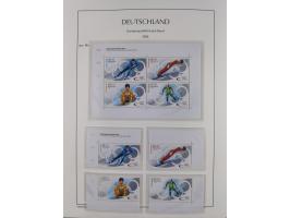 1949/2024, umfangreiche postfrische und zusätzlich teils gestempelte Sammlung in über 100 Vordruckalben und hunderten losen B