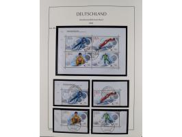 1949/2024, umfangreiche postfrische und zusätzlich teils gestempelte Sammlung in über 100 Vordruckalben und hunderten losen B