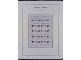 1949/2024, umfangreiche postfrische und zusätzlich teils gestempelte Sammlung in über 100 Vordruckalben und hunderten losen B