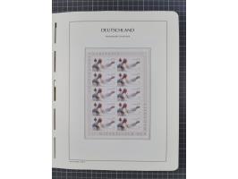 1949/2024, umfangreiche postfrische und zusätzlich teils gestempelte Sammlung in über 100 Vordruckalben und hunderten losen B