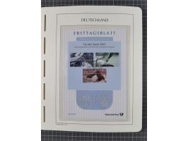 1949/2024, umfangreiche postfrische und zusätzlich teils gestempelte Sammlung in über 100 Vordruckalben und hunderten losen B
