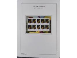 1949/2024, umfangreiche postfrische und zusätzlich teils gestempelte Sammlung in über 100 Vordruckalben und hunderten losen B