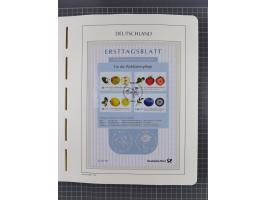 1949/2024, umfangreiche postfrische und zusätzlich teils gestempelte Sammlung in über 100 Vordruckalben und hunderten losen B