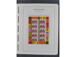 1949/2024, umfangreiche postfrische und zusätzlich teils gestempelte Sammlung in über 100 Vordruckalben und hunderten losen B