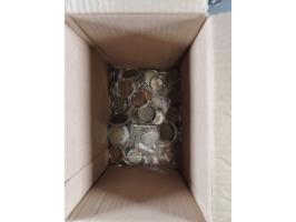 DDR: 1967/90, Lot mit 5, 10 und 20 Mark, dabei bessere, u.a. 5 Mark 1978 Klopstock, 1982 Fröbel; Wartburg, sowie 10 Mark 1979