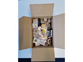 BRD: 1950/2000 ca., bunte Mischung an Medaillen und Münznachprägungen, u. a. schöne Emaille-Medaille der Stadt Düsseldorf, ca