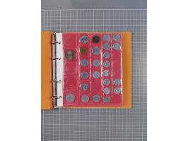 DDR: 1949/90, Lot mit Münzen und Medaillen, u.a. “Für Treue Dienste bei der Deutschen Post” in Bronze, ca. 3 kg