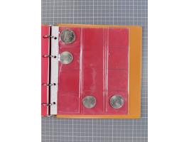 DDR: 1949/90, Lot mit Münzen und Medaillen, u.a. “Für Treue Dienste bei der Deutschen Post” in Bronze, ca. 3 kg