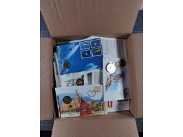 ALLE WELT: 1970/90 ca., über 100 Numisbriefe, meist British Commonwealth