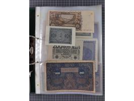 ALLE WELT: 1898/1984 ca., über 300 Banknoten, u.a Deutsches Reich, sowie Notgeld, II-III