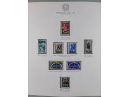 1945/1980, mostly mint never hinged collection with only a few unused, including Airmail and Express stamps, some better sets