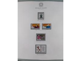 1945/1980, mostly mint never hinged collection with only a few unused, including Airmail and Express stamps, some better sets