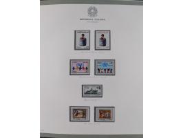 1945/1980, mostly mint never hinged collection with only a few unused, including Airmail and Express stamps, some better sets